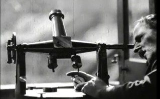 A d&eacute;ll&ouml;v&eacute;s egy 1934-es filmh&iacute;rad&oacute;ban