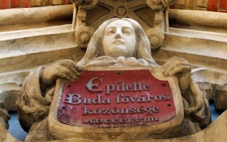 A Toldy &eacute;p&iacute;t&eacute;szete